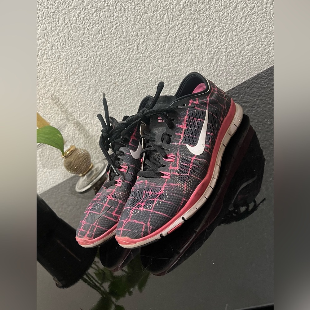 Nike Shoes Women 7.5